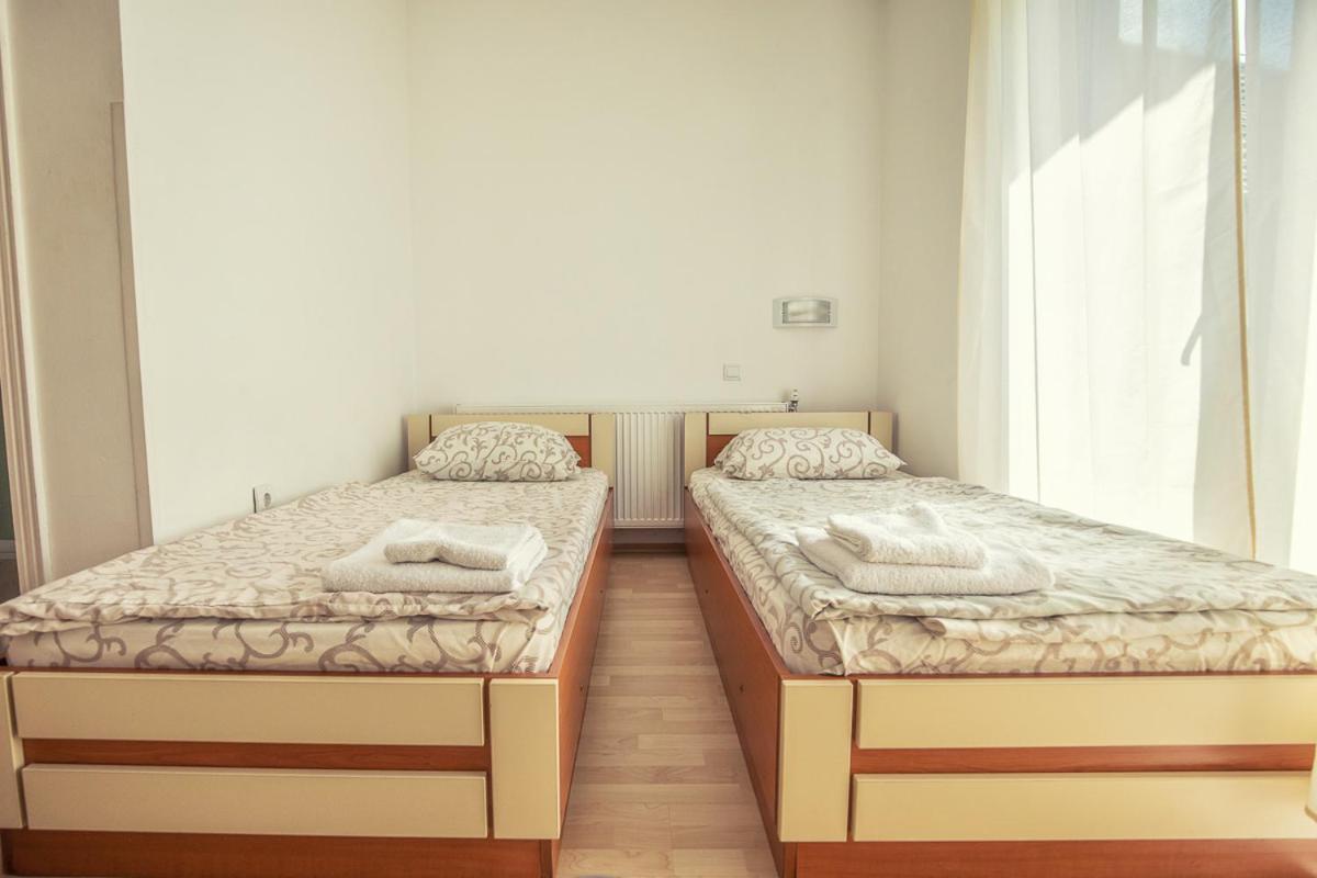 Adica Prenociste Sport Wellness Centar - Bazeni Hostel Ada Exterior photo